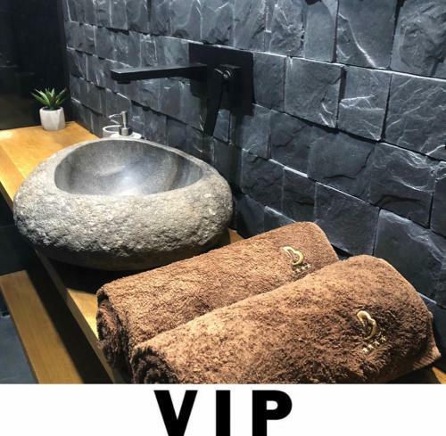 Vip1 Apartments Etiuda Becher -centrum Deptak - Black Horse
