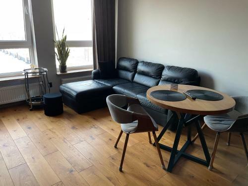 Vip1 Apartments Etiuda Becher -centrum Deptak - Black Horse