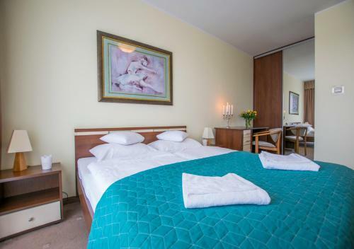 Senlux Apartments