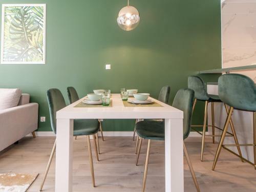 Apartamenty B??kit Na Fali - Miodowy Dom