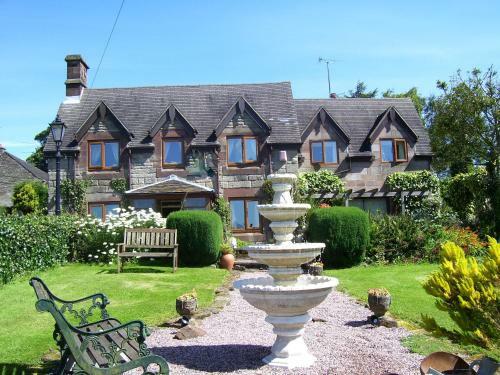 Bed & Breakfast Trough Ivy House