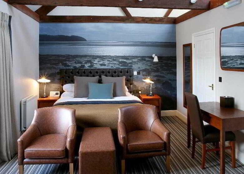 Browns Hotel