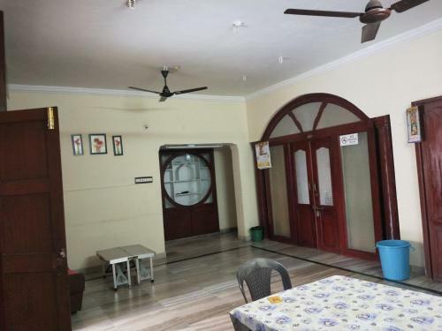 Villa Padmavathi's Family Guest House