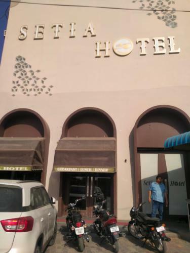 Oyo 83512 Setia Hotel