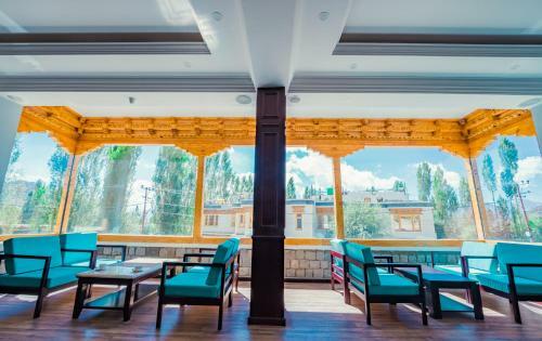Samaya Hotel