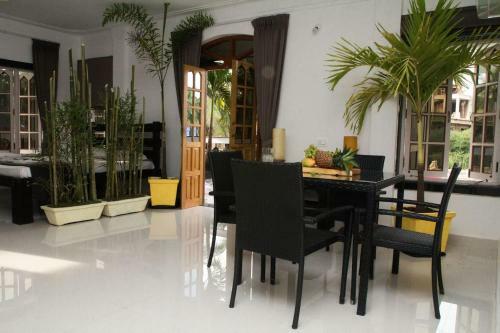 Double V Mandrem Entire Floor Apartment