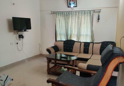 Cube Homes - Service Apartment
