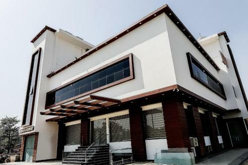 Hotel Oyo 77595 Ashiyana Residency