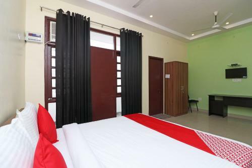 Hotel Oyo Flagship 27925 Kotra House Gomtinagar