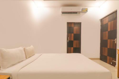 Fabhotel Ss International