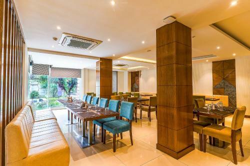 Fabhotel Surya Grand Gomti Nagar