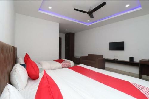 Hotel Staymaker Ss Palace