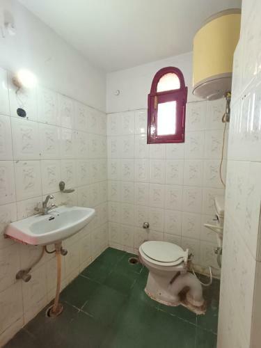 Hotel J C Guest House By Wb Inn