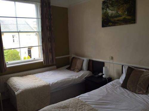 Bed & Breakfast The Pines Guest Accommodation