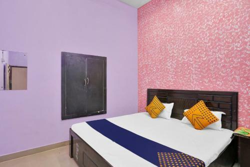 Spot On 82118 Hotel Aniruddha Palace
