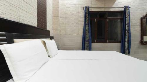 Hotel Sanjay Royal By Wb Economy