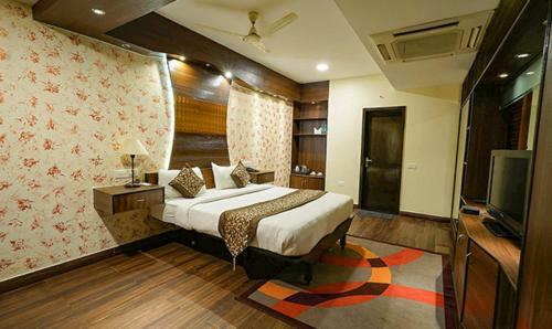 Fabhotel Sapphire
