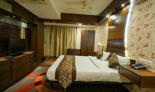 Fabhotel Sapphire