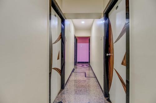 Hotel Oyo 49003 Avenue Residency And Lodging
