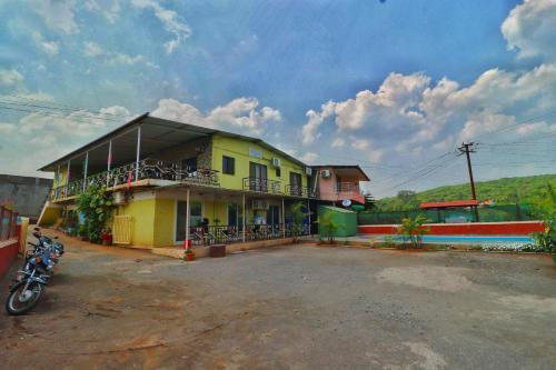 3 Bhk Lingmala Villa W Common Pool