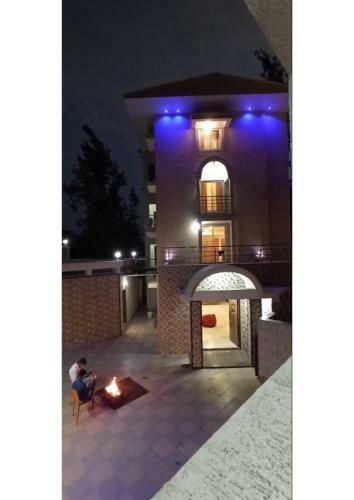 Dream Villa 6bhk