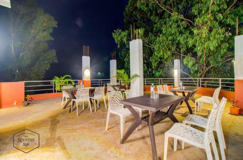 The Mountain Mist Hotel