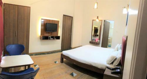 Hotel Tulip Room