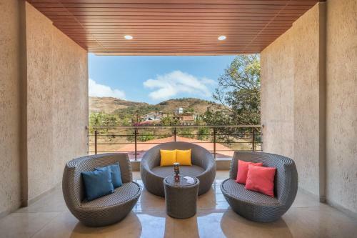 5 Bhk Luxurious Villa With Private Pool ! Kingston Villa Lonavala !