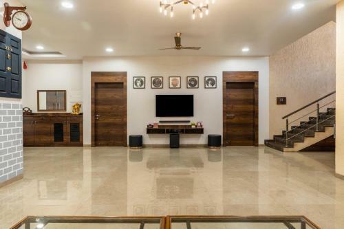 5 Bhk Luxurious Villa With Private Pool ! Kingston Villa Lonavala !