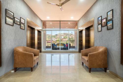 5 Bhk Luxurious Villa With Private Pool ! Kingston Villa Lonavala !
