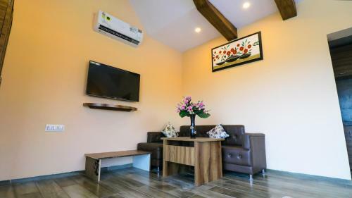 Leisurely Casa By The Hills, Pawna Lake