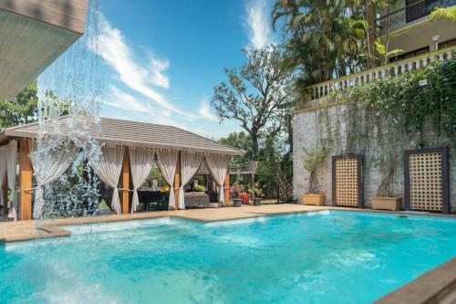 Myna Villa