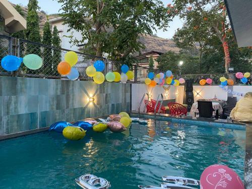Capetown Villa With Pool, Jacuzzii, Dj, & Hot Bath Tub