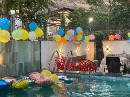 Capetown Villa With Pool, Jacuzzii, Dj, & Hot Bath Tub