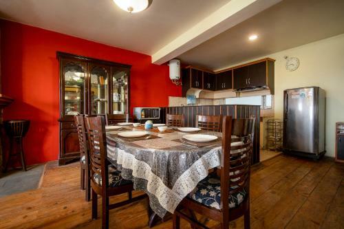 The Wayfarers Cottage, 3bhk With Breathtaking Mountain View
