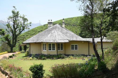 Villa Ama Stays And Trails Tea Estate Bungalows , Munnar