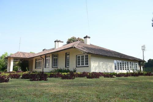 Villa Ama Stays And Trails Tea Estate Bungalows , Munnar