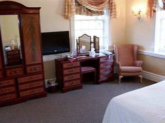 Elme Hall Hotel