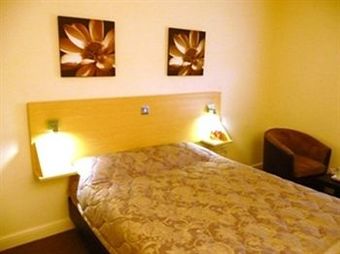 Elme Hall Hotel