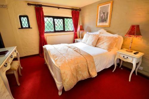 Roundabout Hotel