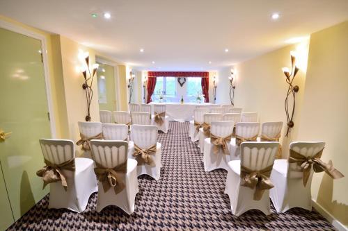 Roundabout Hotel