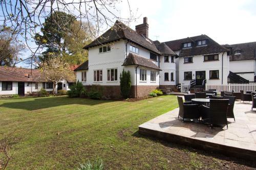 Roundabout Hotel