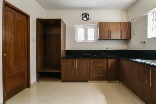 Hostal Oyo Home 66153 Revive Inn T Nagar