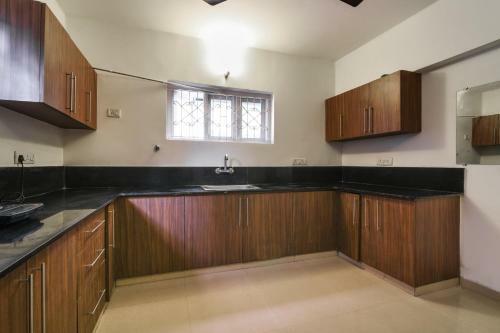 Hostal Oyo Home 66153 Revive Inn T Nagar