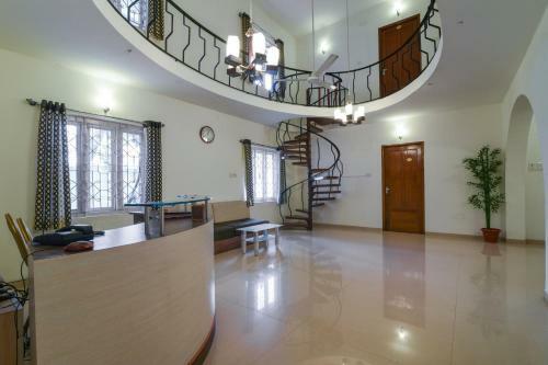 Hostal Oyo Home 66153 Revive Inn T Nagar