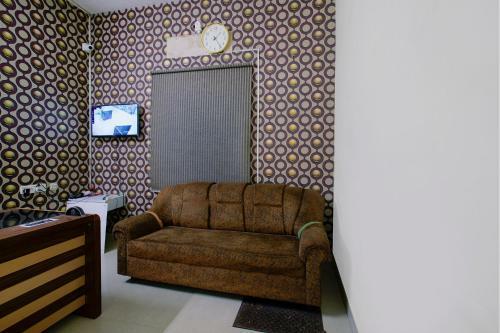 Fabhotel Green Tree Residency
