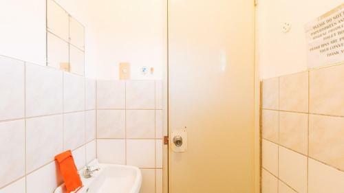 Hotel Reddoorz Hostel @megans Paradisio Beach Resort