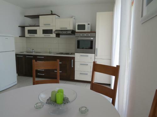 Apartments Lovri? - 30 Meters To The Beach