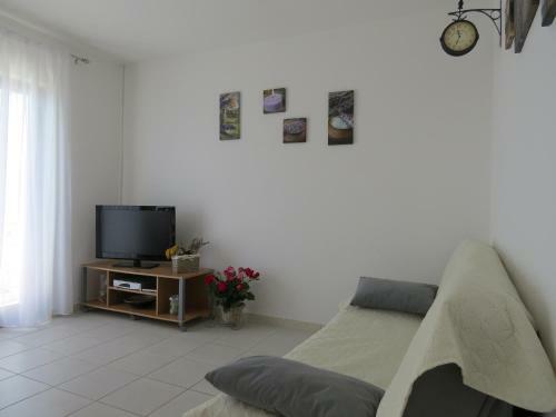 Apartments Lovri? - 30 Meters To The Beach
