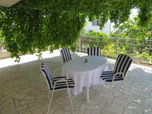 Apartments Lovri? - 30 Meters To The Beach